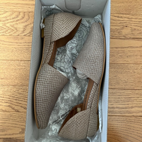 Free People Sixty Seven Suama Taupe Shoe - Picture 2 of 6